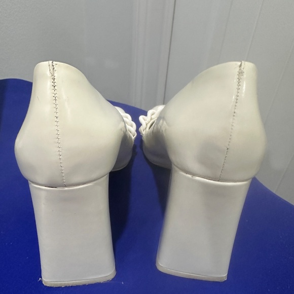 NWOT TORY BURCH HEELS - Picture 4 of 6